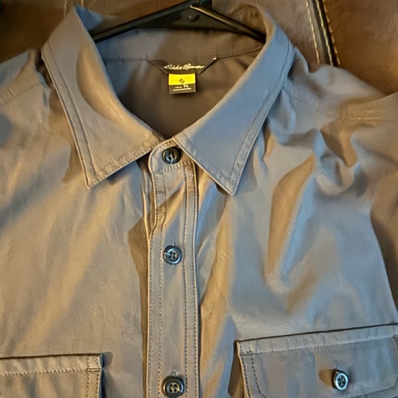 Eddie Bauer Button Up Short sleeve - Picture 3 of 3